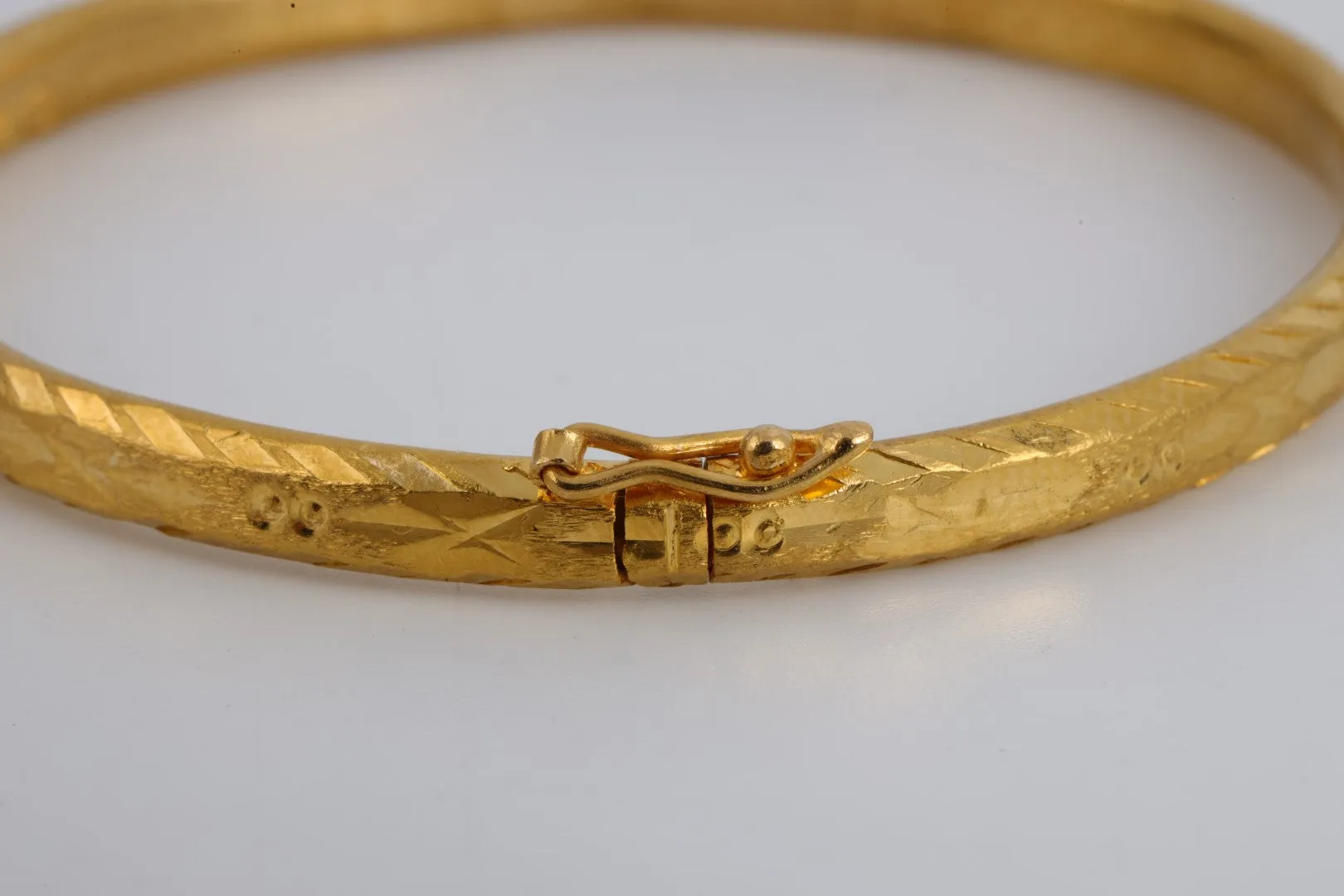 6.25" 24k Yellow Gold Bangle Bracelet (14.29g.)