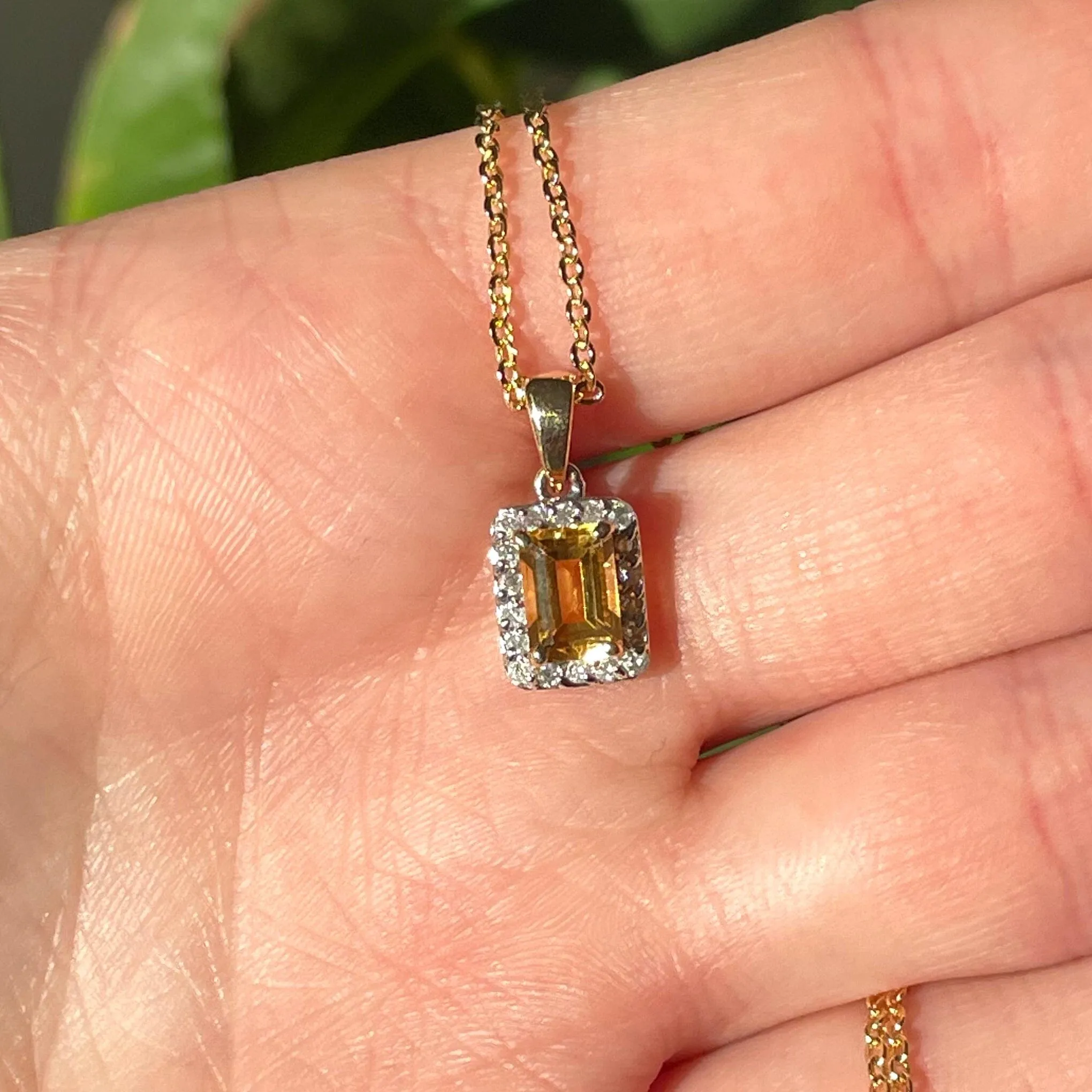 Vintage 14K Gold Citrine Diamond Pendant Necklace